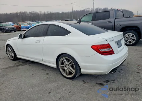 2015 Mercedes-Benz C 250 from USA, damaged, VIN WDDGJ4HB8FG350720